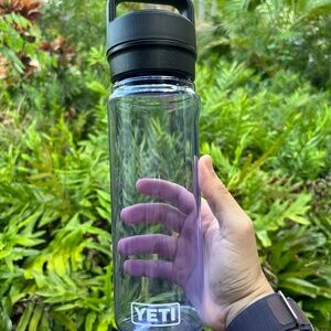 YETI Yonder 750 mL / 25 oz. Purple Cosmic Lilac
